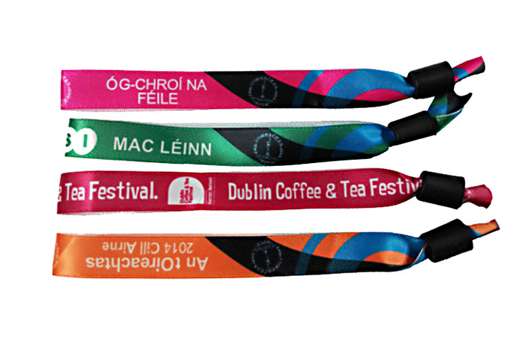 Printed Logo Woven Cloth Wristbands 15mm*350mm Size Outstanding Durability
