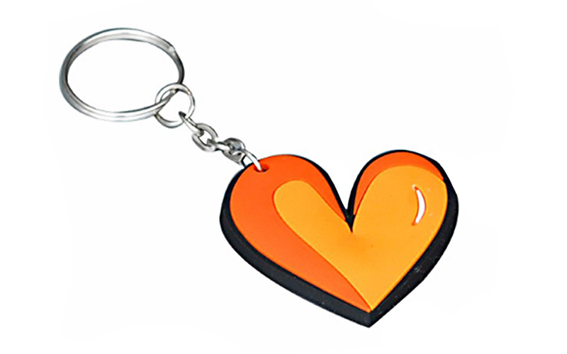 Heart Shaping PVC Rubber Keychain Colorful Surface Fade Resistance Top Grade